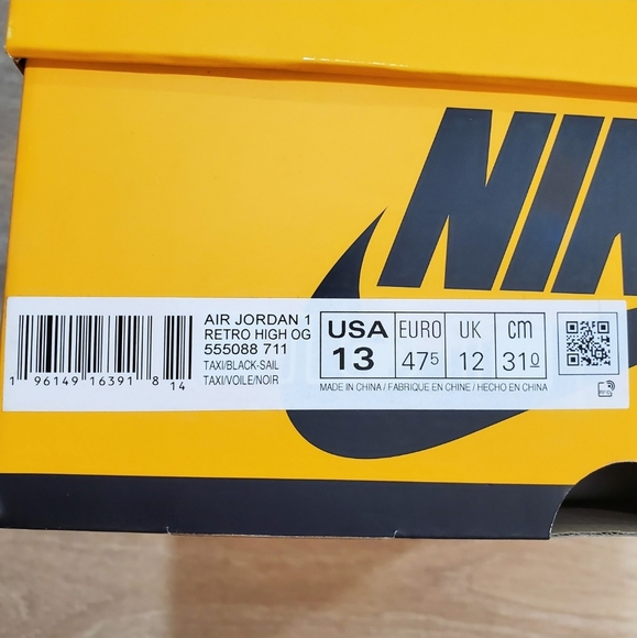 Size 13 - Nike Air Jordan 1 Retro High OG Taxi Yellow Toe  555088-711 Pre-Owned - Picture 11 of 12